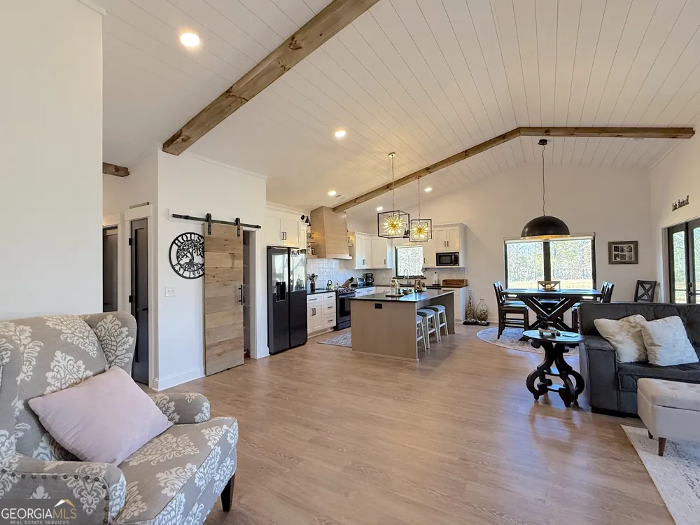 73 Yacht Club PTE Hartwell, GA 30643