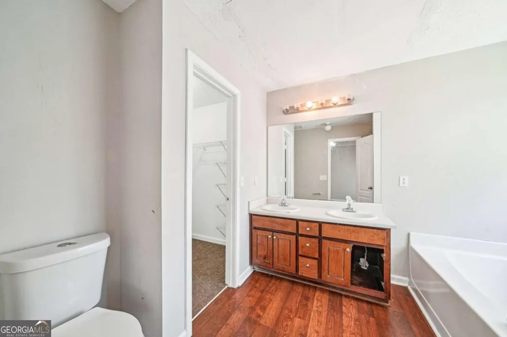 141 Longstreet CIR Oxford, GA 30054