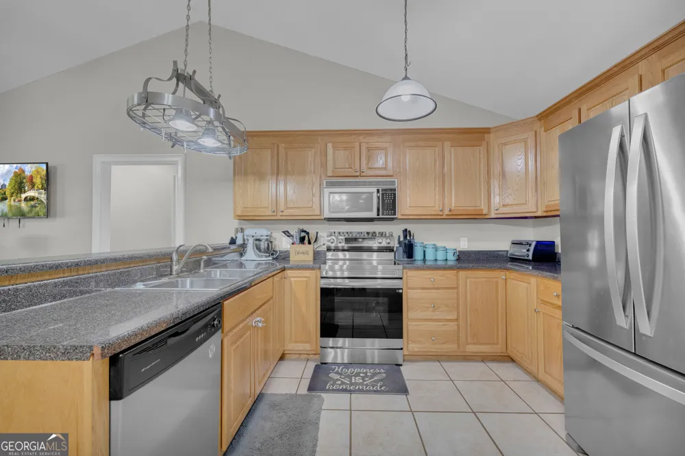 211 Normandy TRL Lavonia, GA 30553
