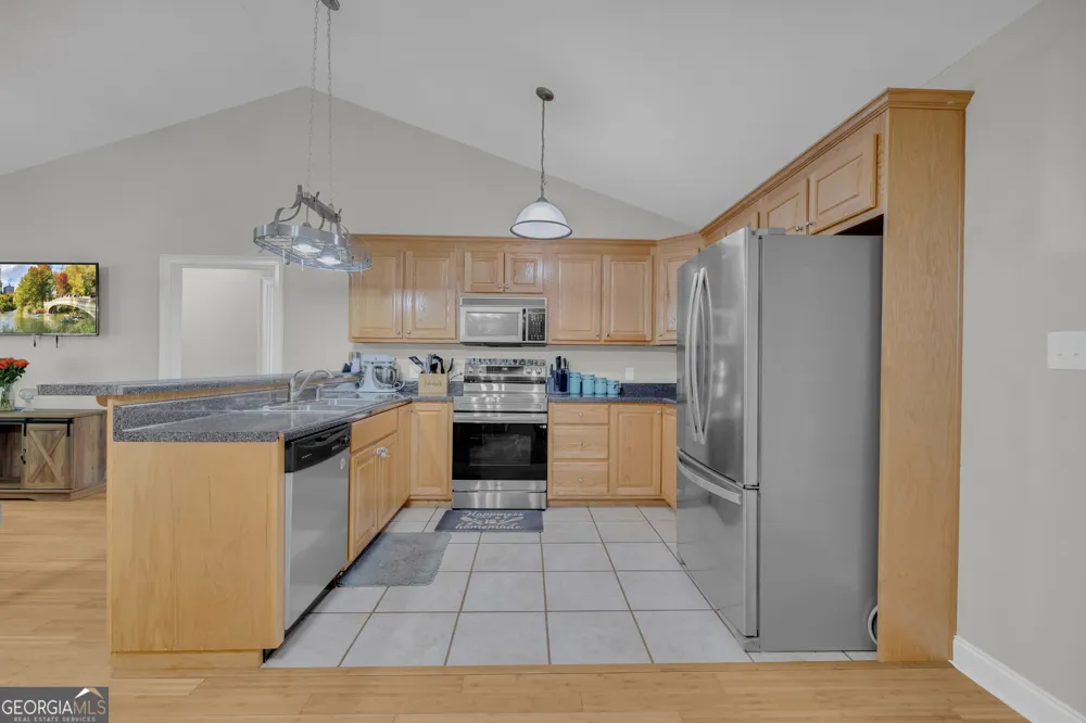 211 Normandy TRL Lavonia, GA 30553