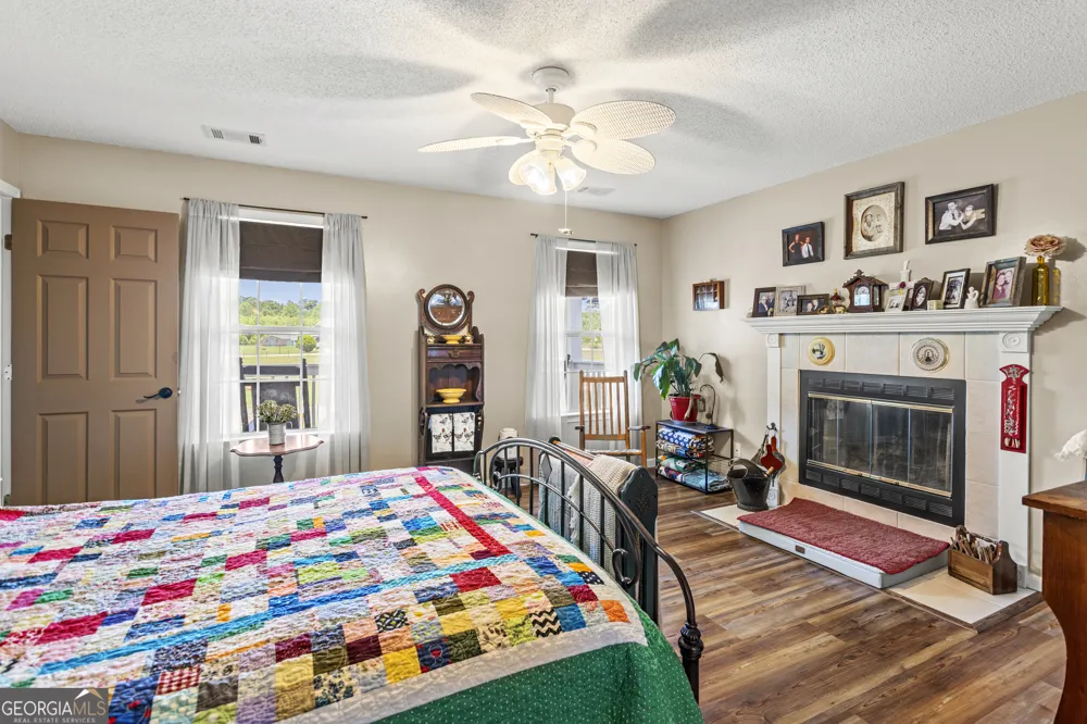 315 Jeanies RD Hinesville, GA 31313