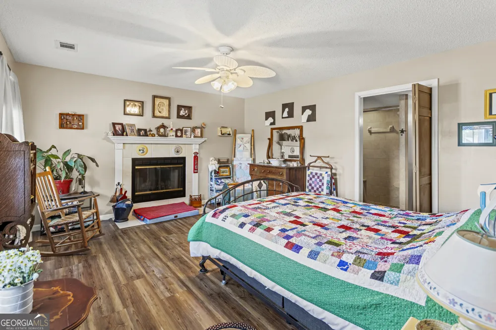 315 Jeanies RD Hinesville, GA 31313