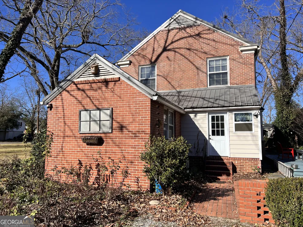 105 Lacross ST Dublin, GA 31021