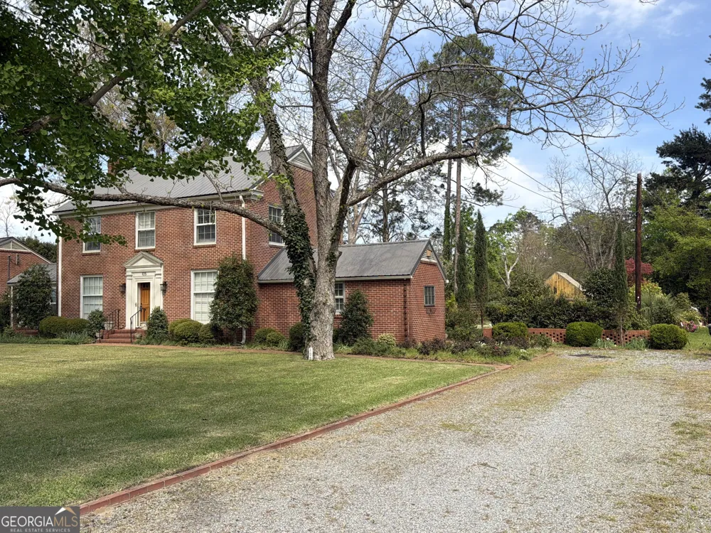 105 Lacross ST Dublin, GA 31021