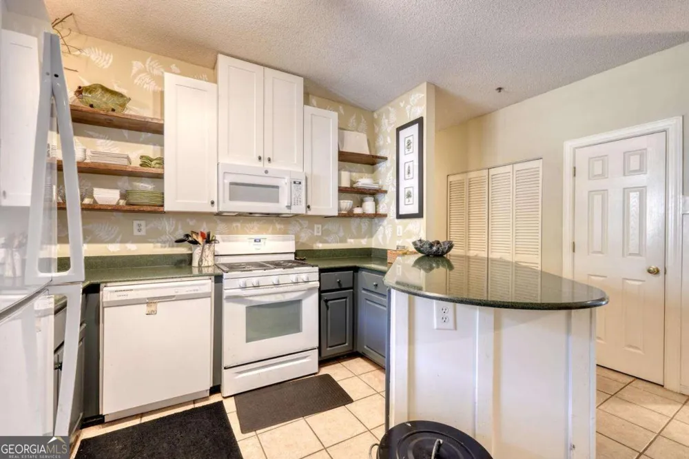 92 Glen Eagle  B303 CT Clayton, GA 30525