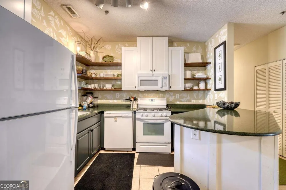 92 Glen Eagle  B303 CT Clayton, GA 30525