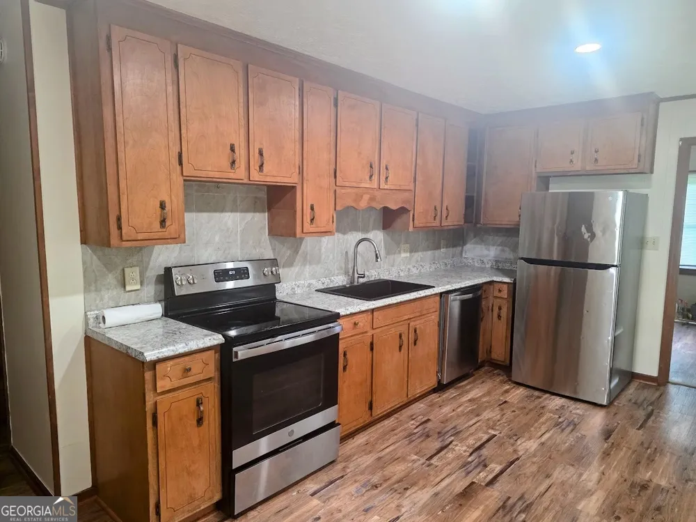 128 Hillview DR Thomaston, GA 30286