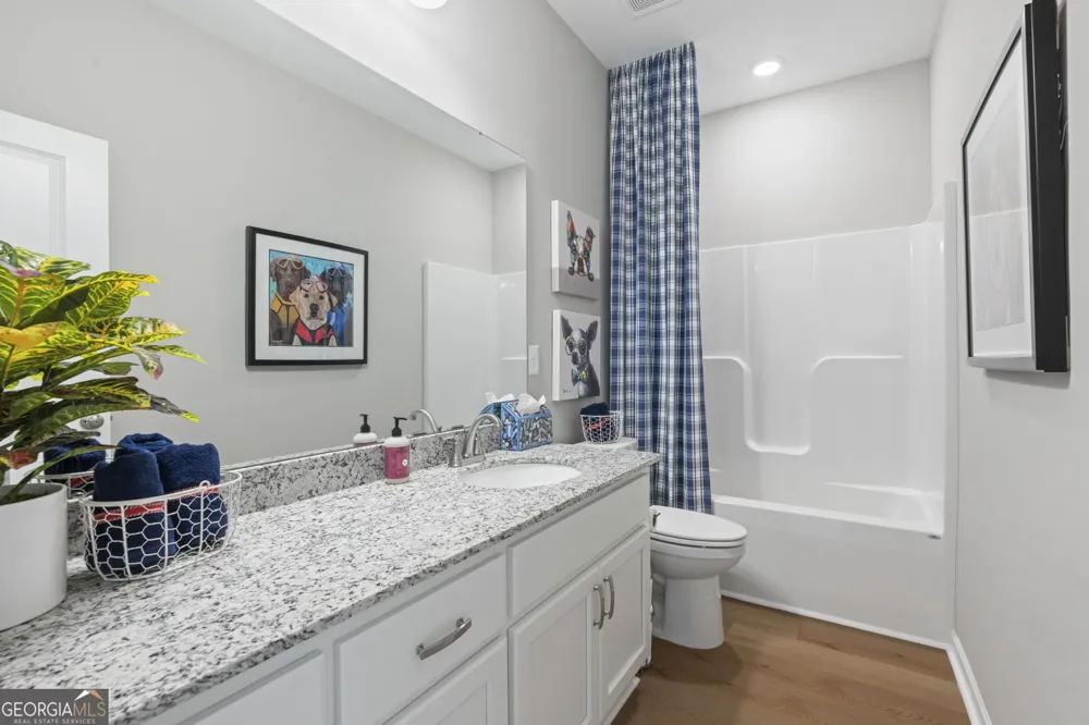 211 Ivy Glen DR Perry, GA 31069