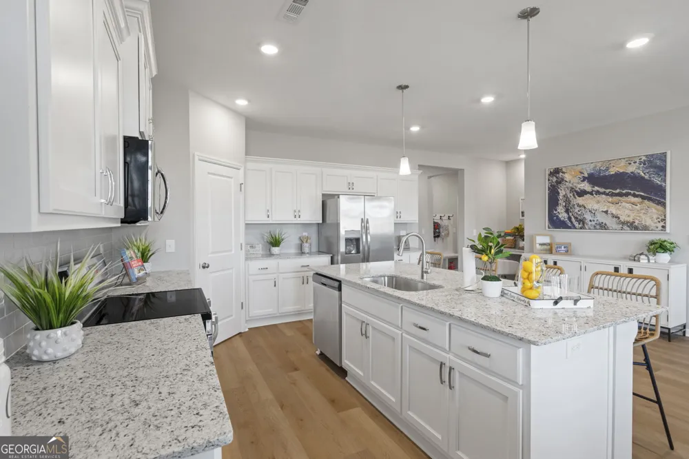 211 Ivy Glen DR Perry, GA 31069