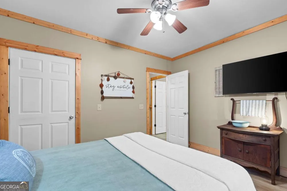 224 Dragon Tree LN Lakemont, GA 30552
