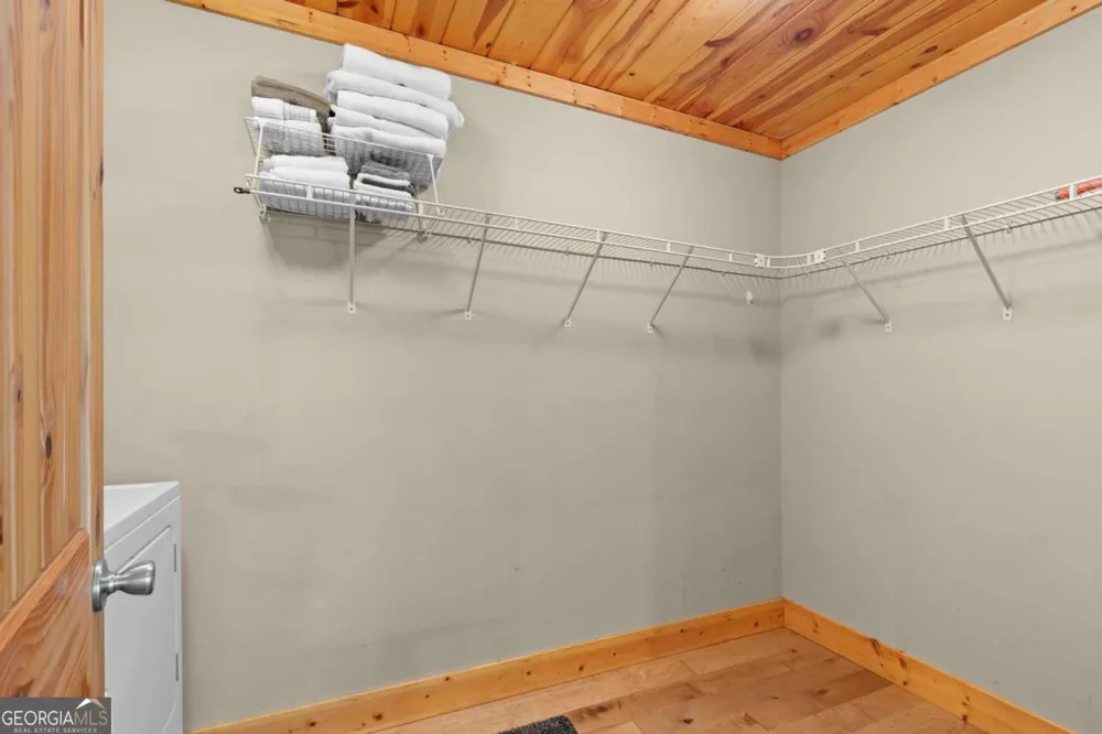 224 Dragon Tree LN Lakemont, GA 30552