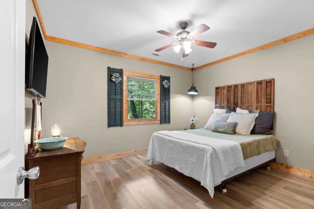 224 Dragon Tree LN Lakemont, GA 30552