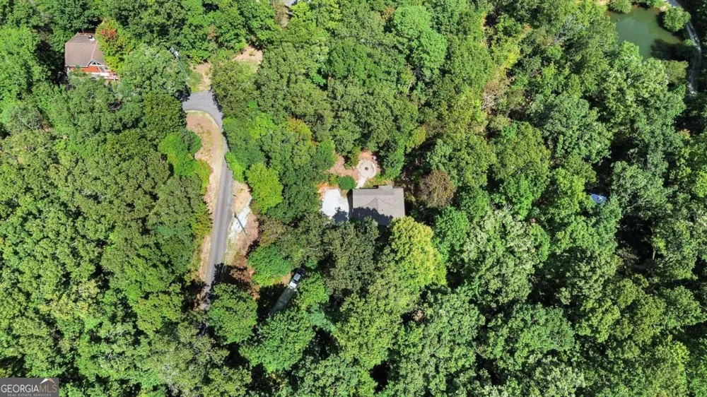 224 Dragon Tree LN Lakemont, GA 30552