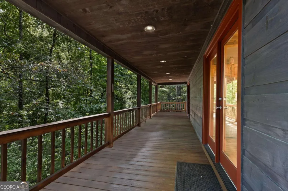 224 Dragon Tree LN Lakemont, GA 30552