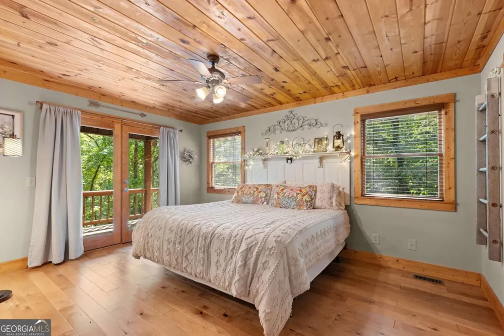 224 Dragon Tree LN Lakemont, GA 30552