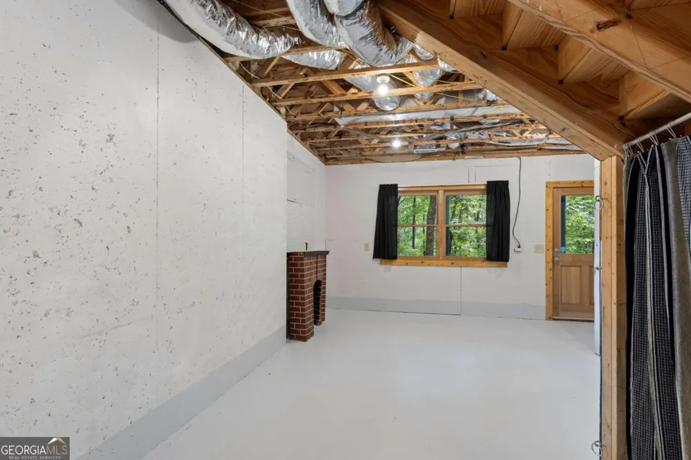 224 Dragon Tree LN Lakemont, GA 30552