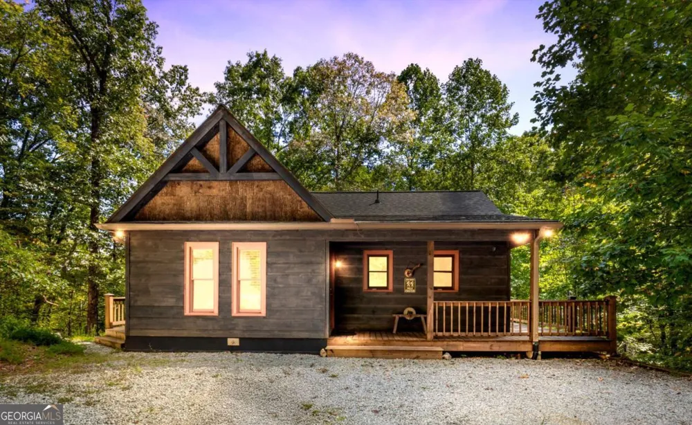 224 Dragon Tree LN Lakemont, GA 30552