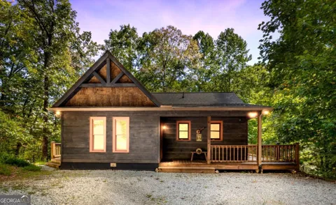 224 Dragon Tree LN