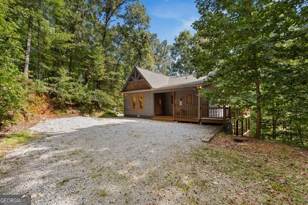 224 Dragon Tree LN Lakemont, GA 30552