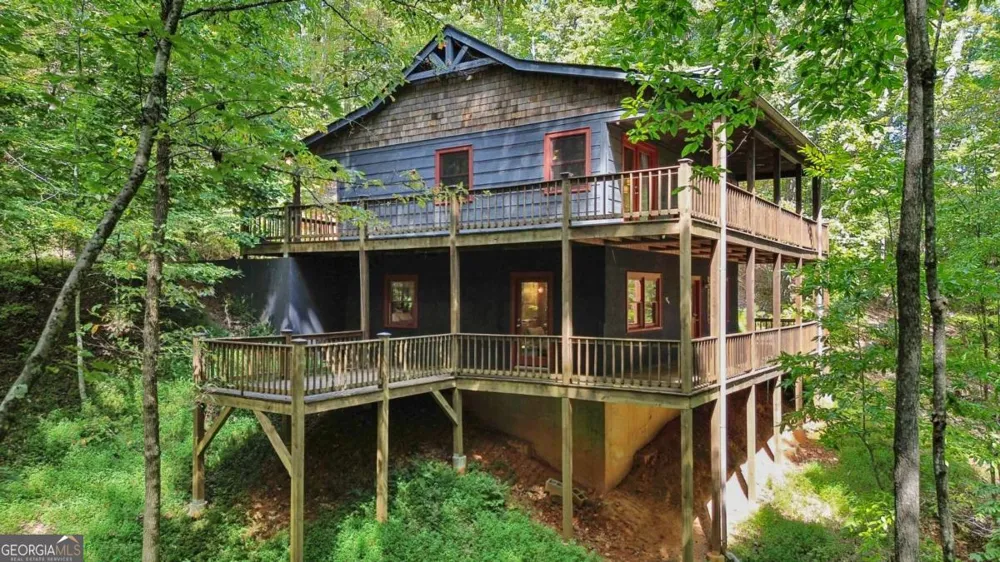 224 Dragon Tree LN Lakemont, GA 30552