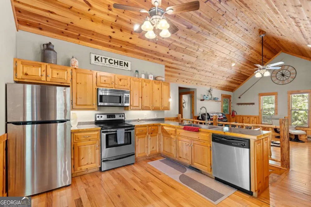 224 Dragon Tree LN Lakemont, GA 30552