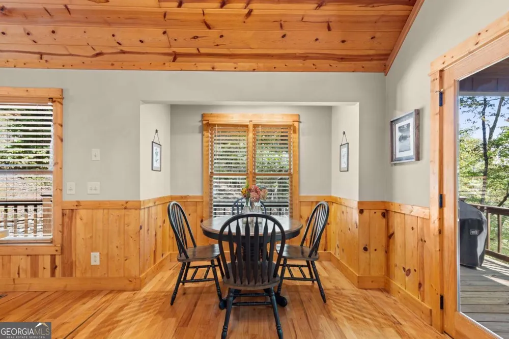 224 Dragon Tree LN Lakemont, GA 30552