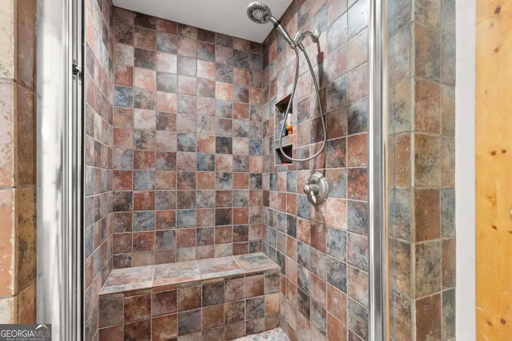 224 Dragon Tree LN Lakemont, GA 30552