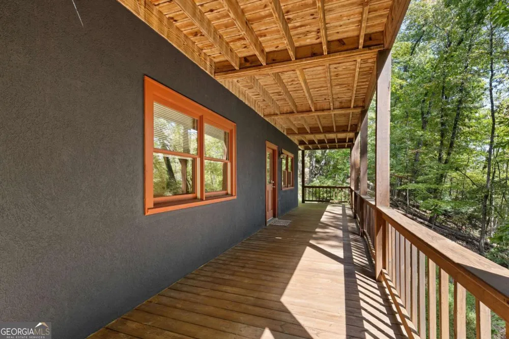 224 Dragon Tree LN Lakemont, GA 30552