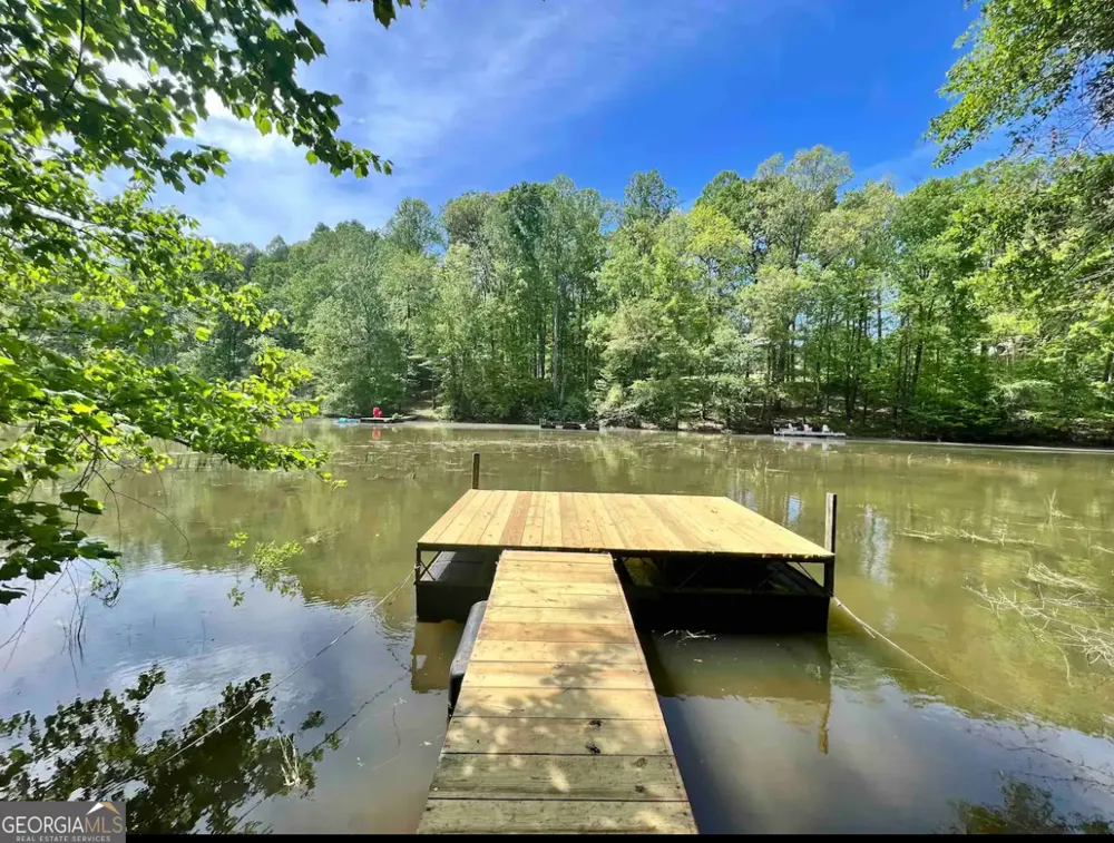 302 Gumlog DR Lavonia, GA 30553