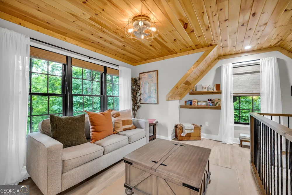 302 Gumlog DR Lavonia, GA 30553