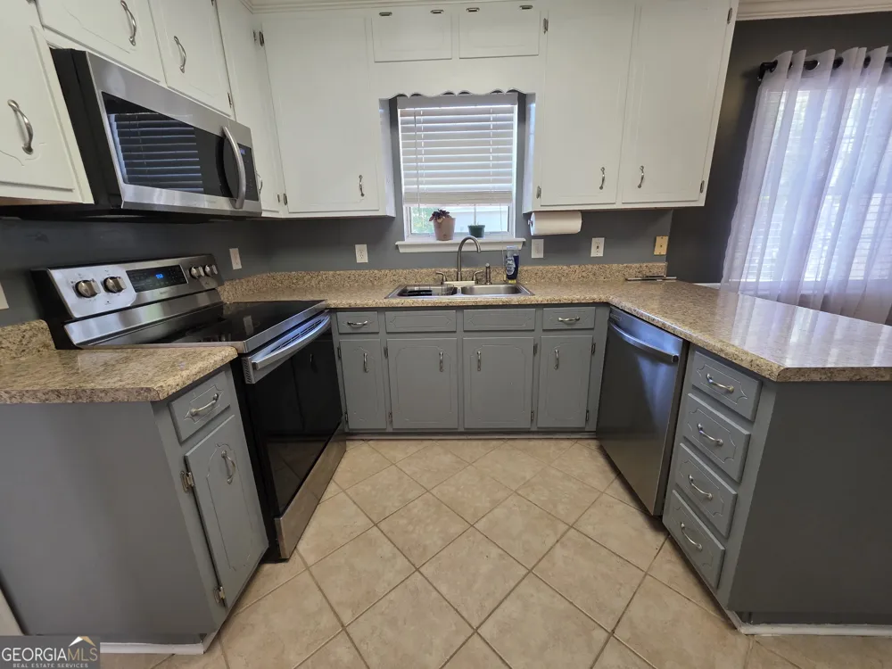 110 Maggie CT Leesburg, GA 31763