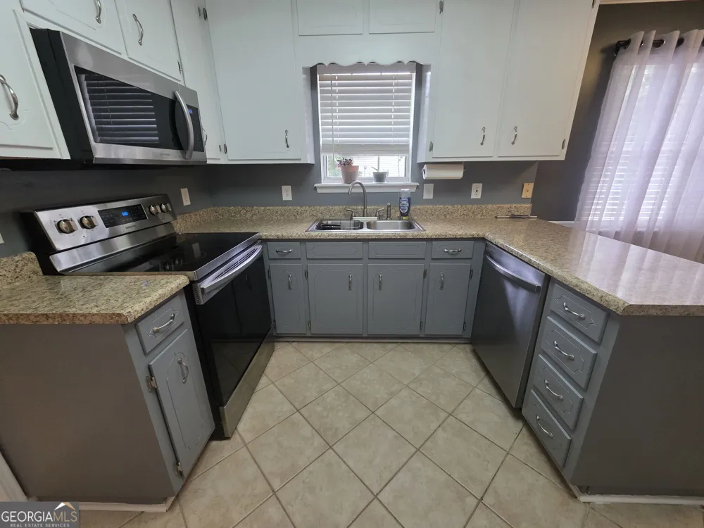 110 Maggie CT Leesburg, GA 31763