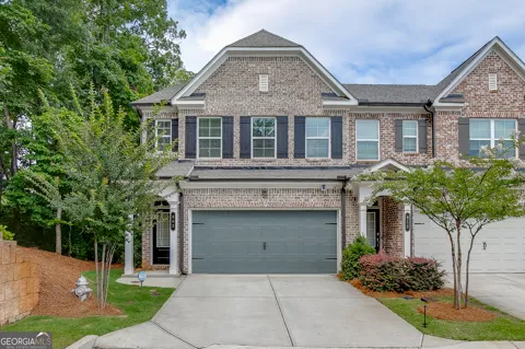 802 Edwin LN