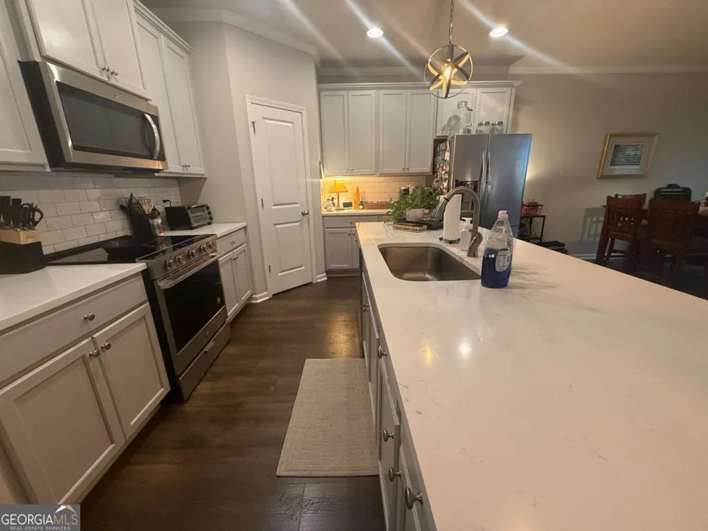 5639 Parkview LN Flowery Branch, GA 30542