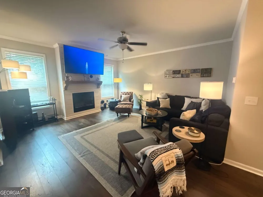 5639 Parkview LN Flowery Branch, GA 30542
