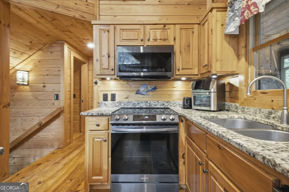 85 Hunter DR Talking Rock, GA 30175