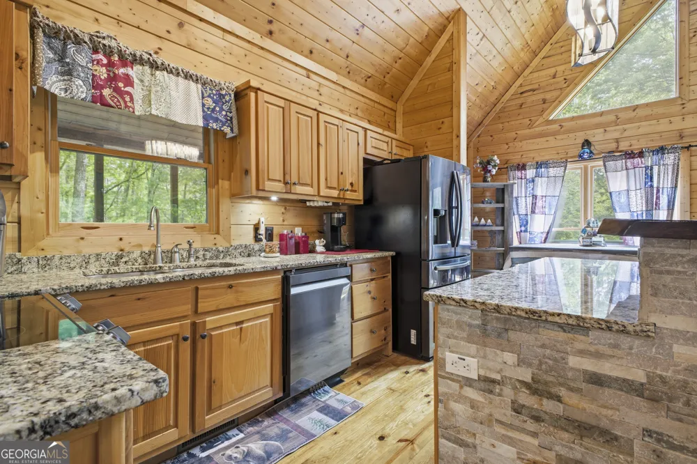 85 Hunter DR Talking Rock, GA 30175