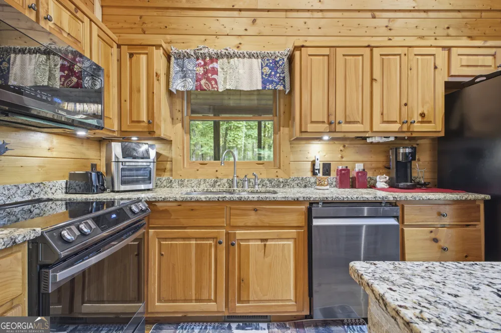 85 Hunter DR Talking Rock, GA 30175