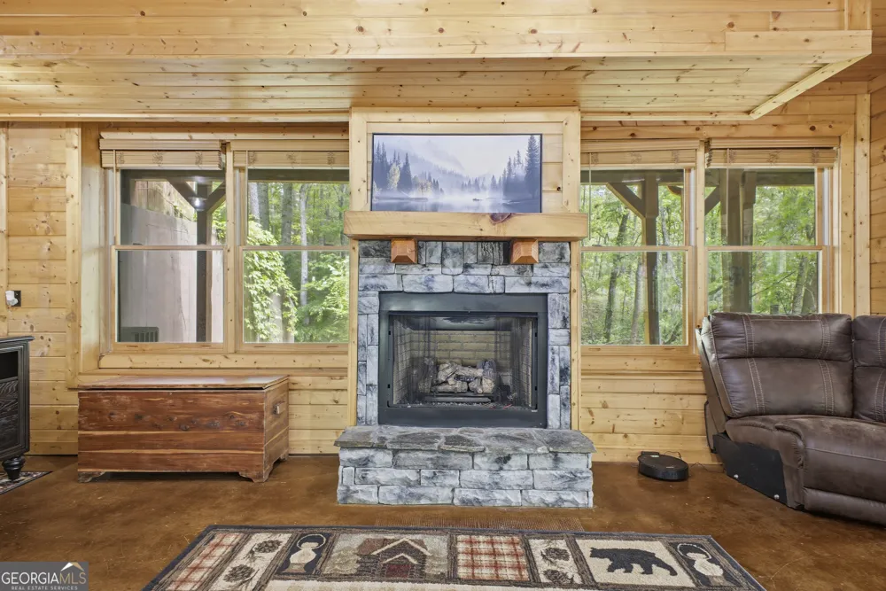 85 Hunter DR Talking Rock, GA 30175