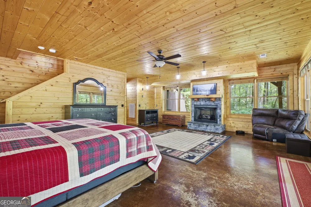 85 Hunter DR Talking Rock, GA 30175