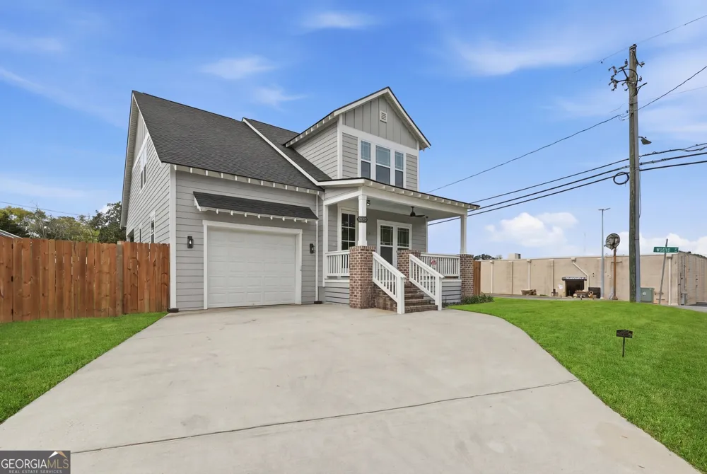 2001 E 38th ST Savannah, GA 31404