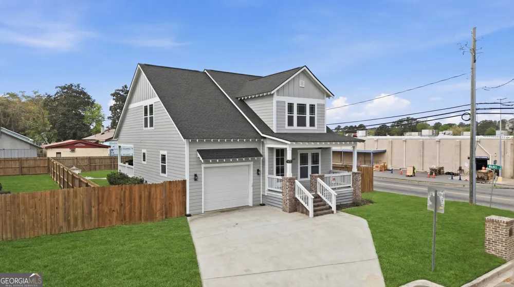 2001 E 38th ST Savannah, GA 31404