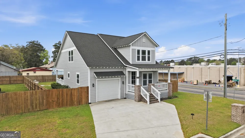 2001 E 38th ST Savannah, GA 31404