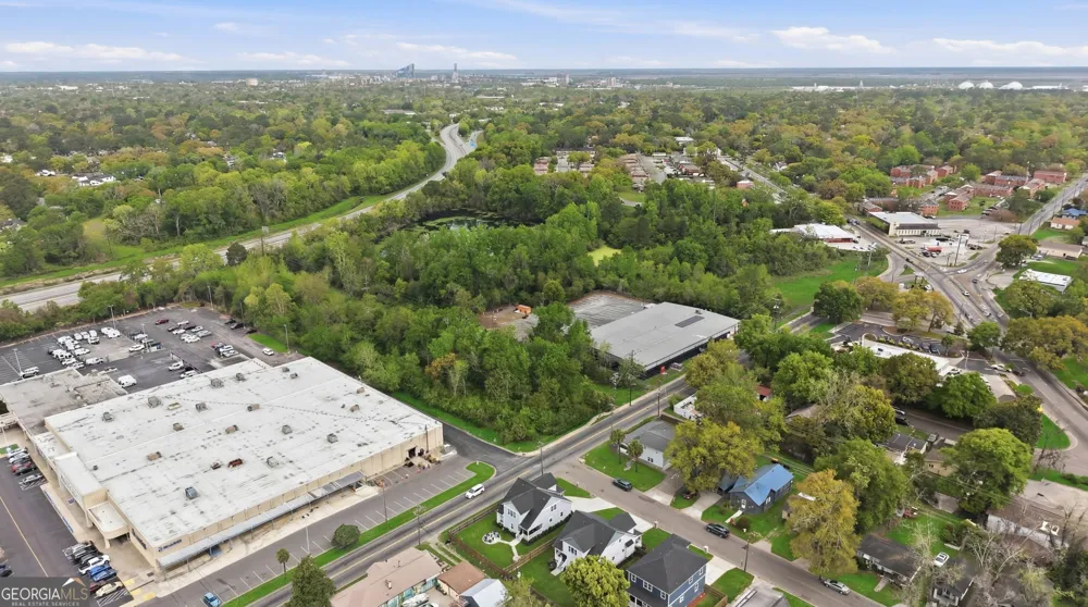 2001 E 38th ST Savannah, GA 31404