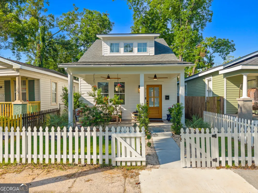 711 E 32nd ST Savannah, GA 31401