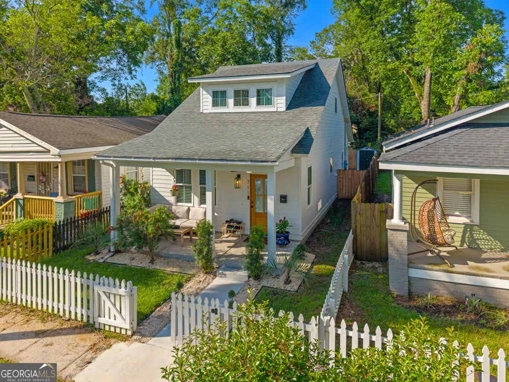 711 E 32nd ST Savannah, GA 31401