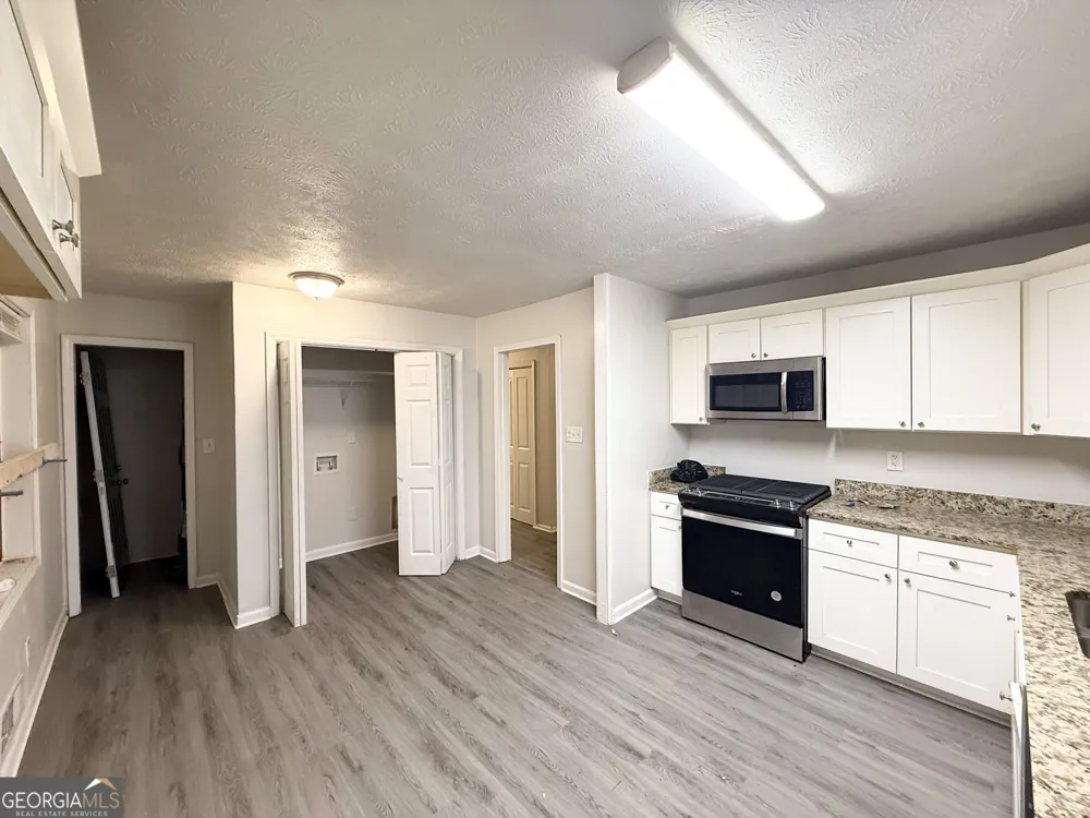 1465 Holcomb AVE East Point, GA 30344