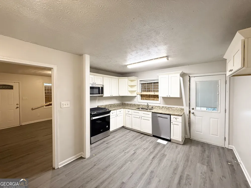 1465 Holcomb AVE East Point, GA 30344