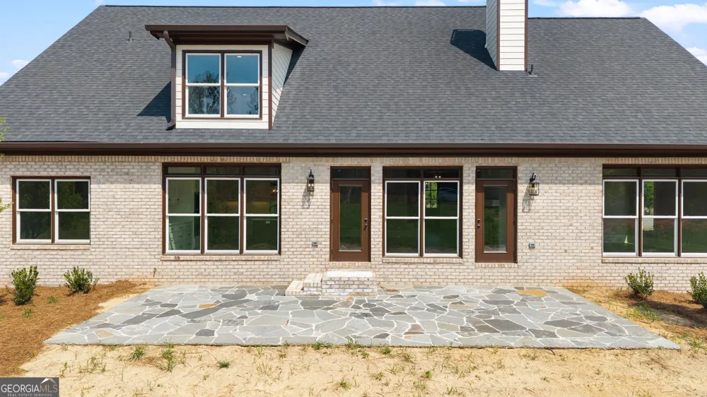1300 Manjula LN Watkinsville, GA 30677