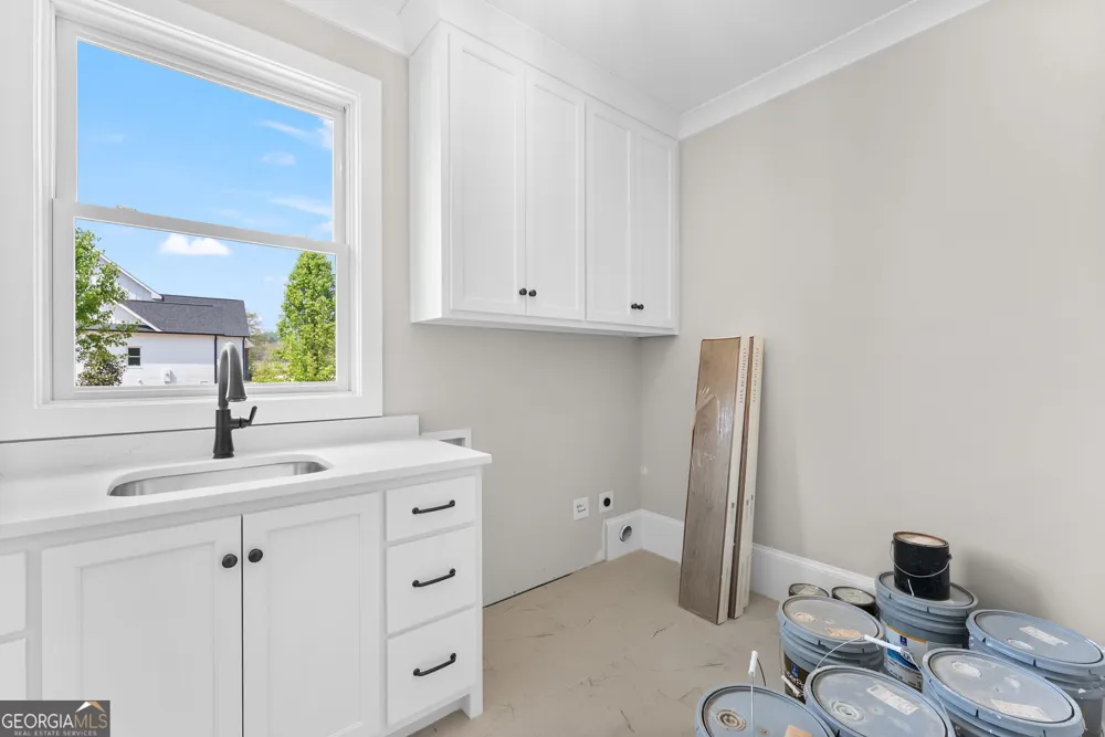 1300 Manjula LN Watkinsville, GA 30677
